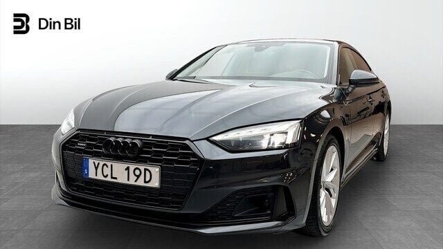 Manhattangrå metallic Begagnad 2022 Audi A5 Sportback Advanced Plus Halvkombi | 349 000 kr (Marknadspris) - Bild 1/4