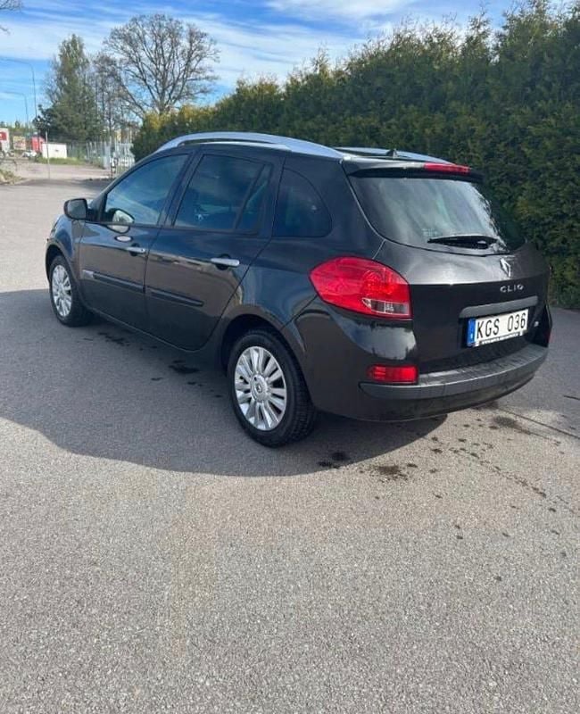 Begagnad Renault Clio IV 101 HK (74 kW) 2012 Kombi