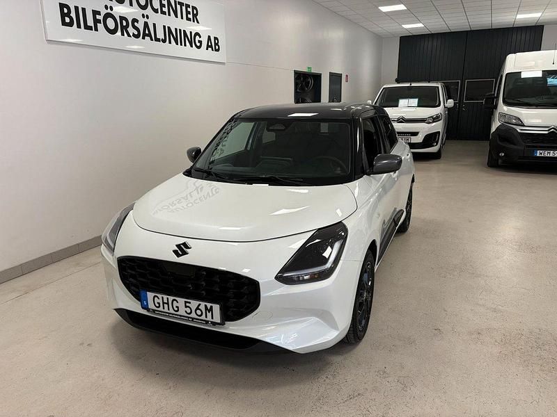 Begagnad Suzuki Swift 83 HK (61 kW) 2024 Vit Halvkombi
