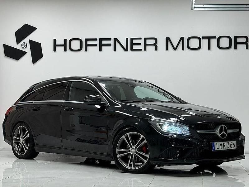 Svart Begagnad 2015 Mercedes CLA200 Shooting Brake AMG Kombi | 169 000 kr (Marknadspris) - Bild 1/4