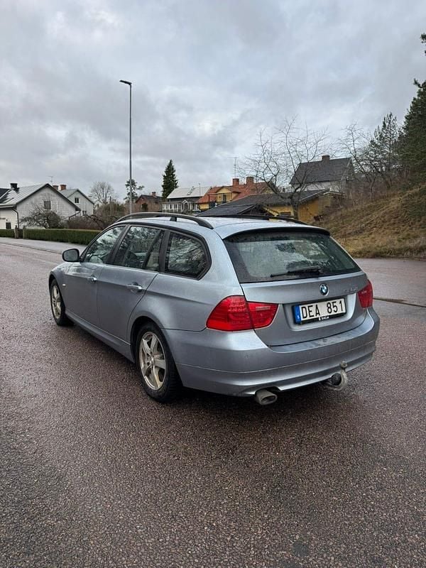 Begagnad BMW 320 177 HK (130 kW) 2010 Kombi