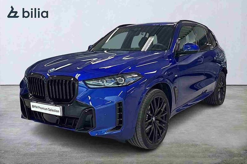Blå Begagnad 2026 BMW X5 SUV | 1 069 900 kr - Bild 1/1