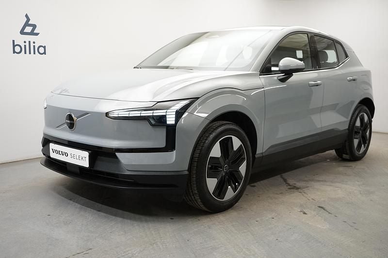 Grå Begagnad 2024 Volvo EX30 Single Motor SUV | 314 900 kr (Marknadspris) - Bild 1/3