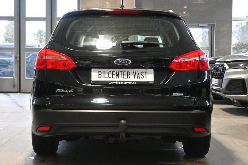 Begagnad Ford Focus Titanium 125 HK (91 kW) 2016 Svart Kombi