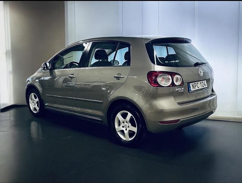 Brun Begagnad 2013 VW Golf VII Halvkombi | 70 000 kr (Bra pris) - Bild 1/4