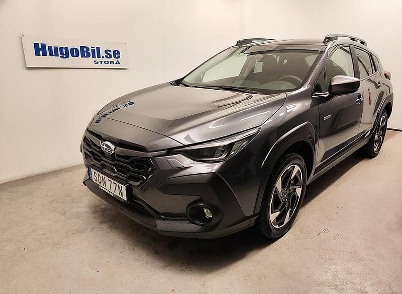 Grå Begagnad 2024 Subaru Crosstrek SUV | 426 800 kr (Lite dyr) - Bild 1/4