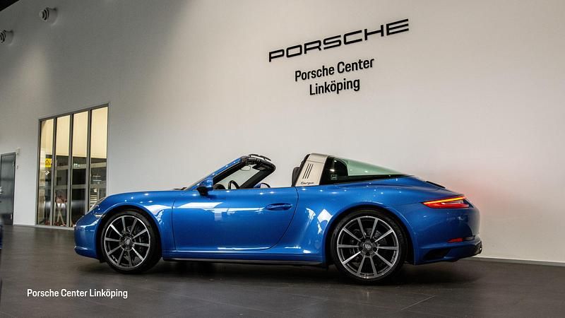 Begagnad Porsche 911 Targa 4 370 HK (272 kW) 2017 Blå Cab