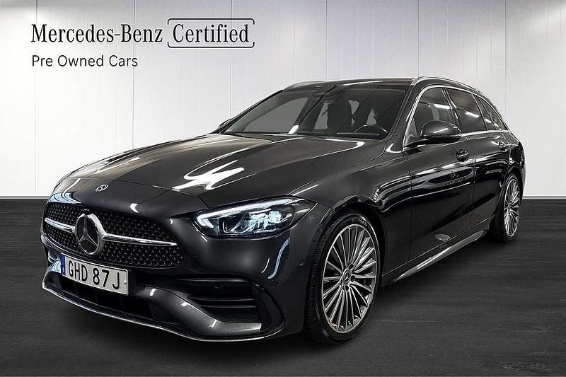 Grå Begagnad 2022 Mercedes C220 AMG Kombi | 419 900 kr (Marknadspris) - Bild 1/4