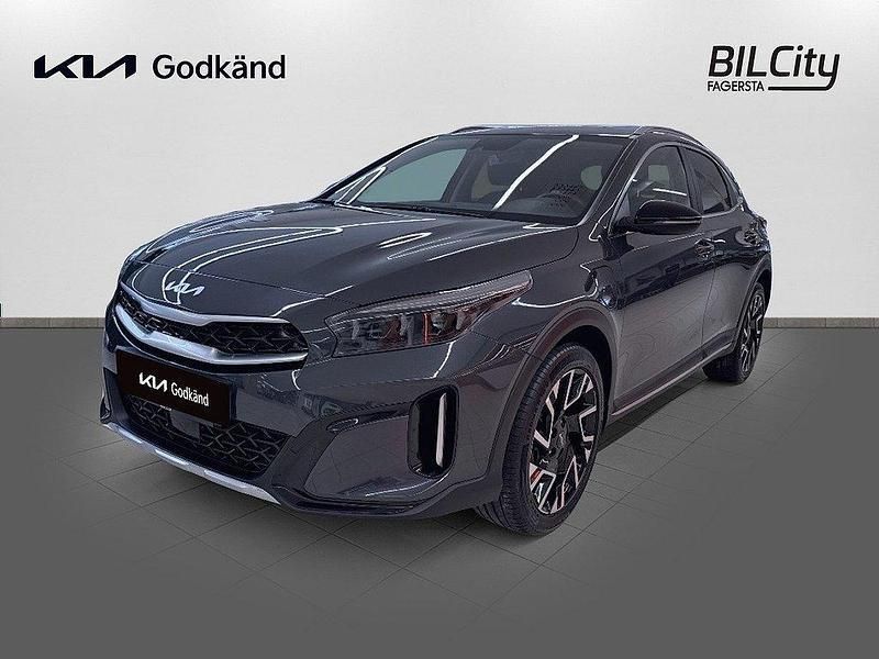 Grå Begagnad 2022 Kia XCeed Advance SUV | 299 900 kr (Dyr) - Bild 1/4