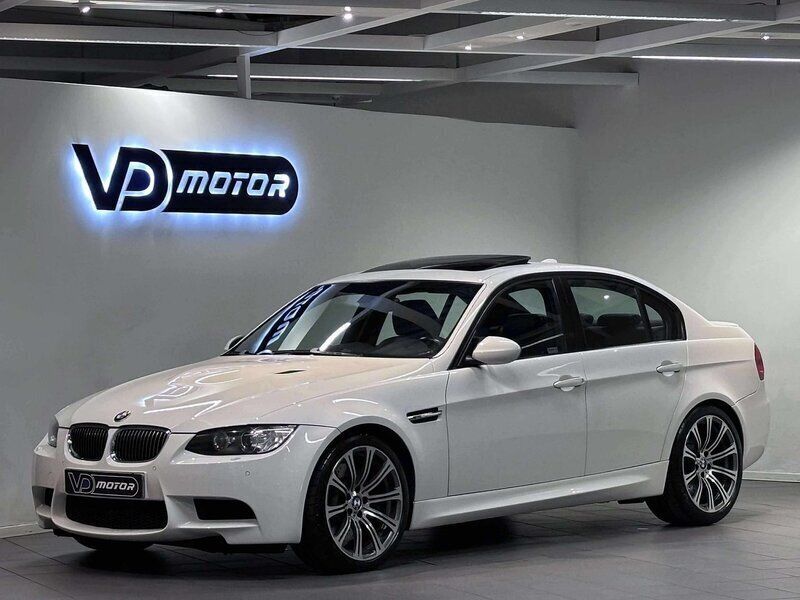 Vit Begagnad 2007 BMW M3 Sedan | 439 700 kr (Superpris) - Bild 1/4