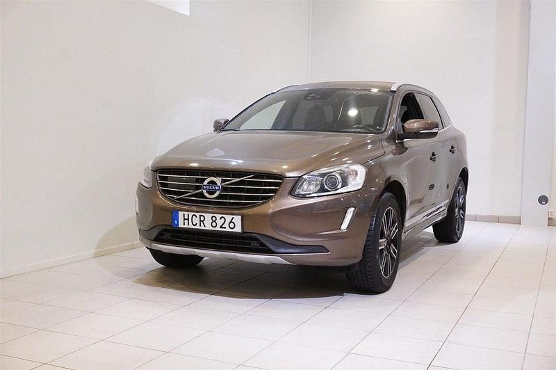 Brun Begagnad 2016 Volvo XC60 Standard SUV | 219 900 kr (Marknadspris) - Bild 1/4