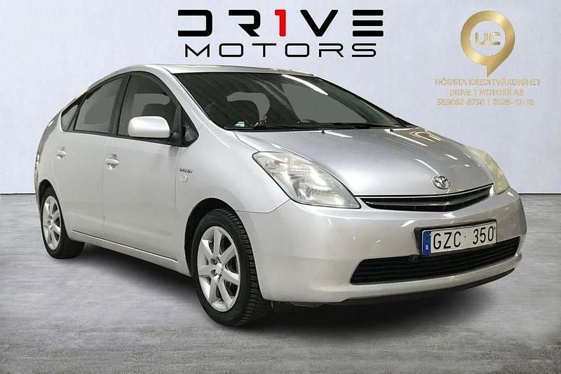 Begagnad Toyota Prius 112 HK (82 kW) 2008 Silver Halvkombi