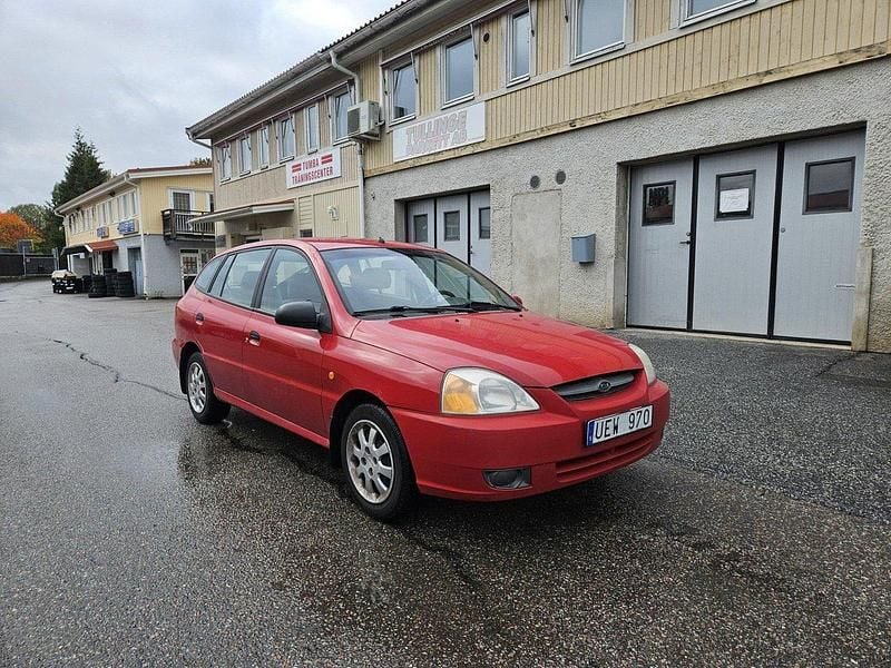 Röd Begagnad 2003 Kia Rio Kombi | 10 000 kr - Bild 1/4