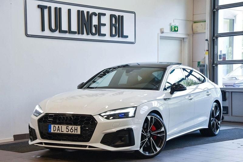 Vit Begagnad 2021 Audi A5 Competition Sportkupé | 459 900 kr (Lite dyr) - Bild 1/4