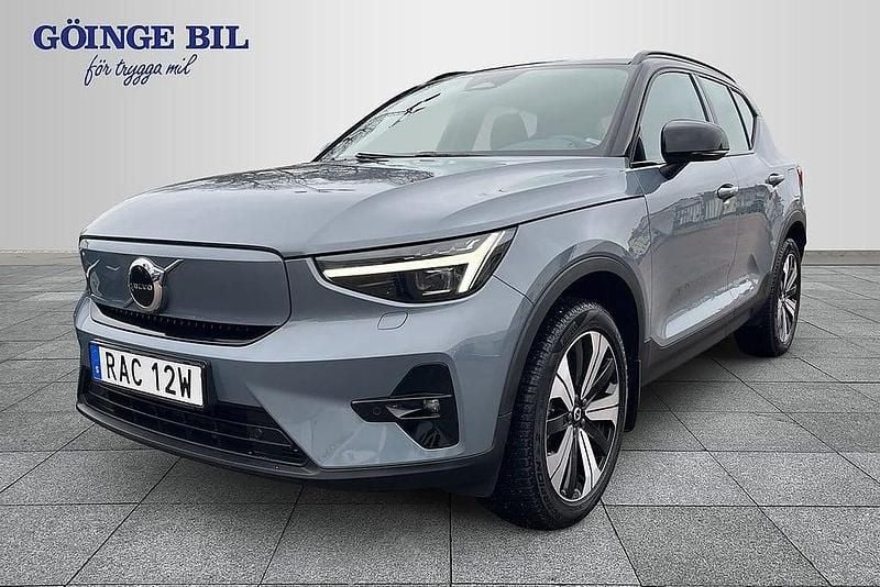Grå Begagnad 2022 Volvo XC40 Plus SUV | 324 900 kr (Bra pris) - Bild 1/2