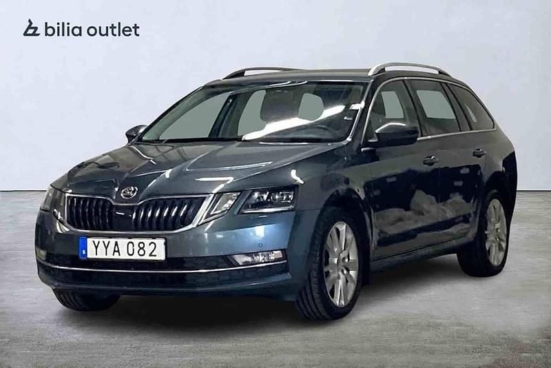 Grå Begagnad 2018 Skoda Octavia Kombi | 129 900 kr (Marknadspris) - Bild 1/1
