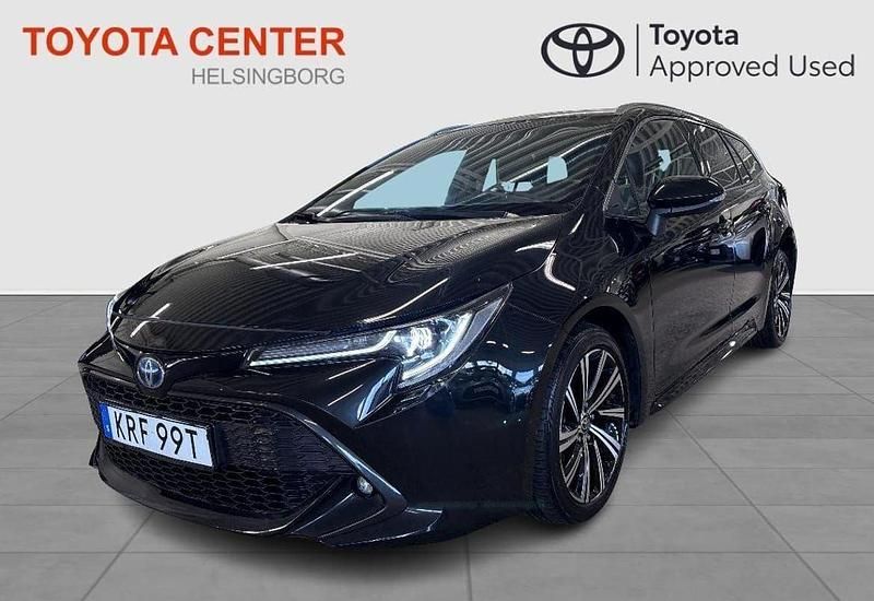 Svart Begagnad 2022 Toyota Corolla Style Kombi | 259 900 kr (Marknadspris) - Bild 1/3