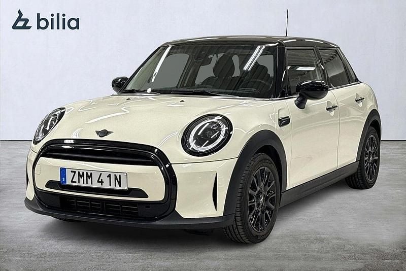 Pepper white Begagnad 2022 Mini Cooper Halvkombi | 239 900 kr (Marknadspris) - Bild 1/3