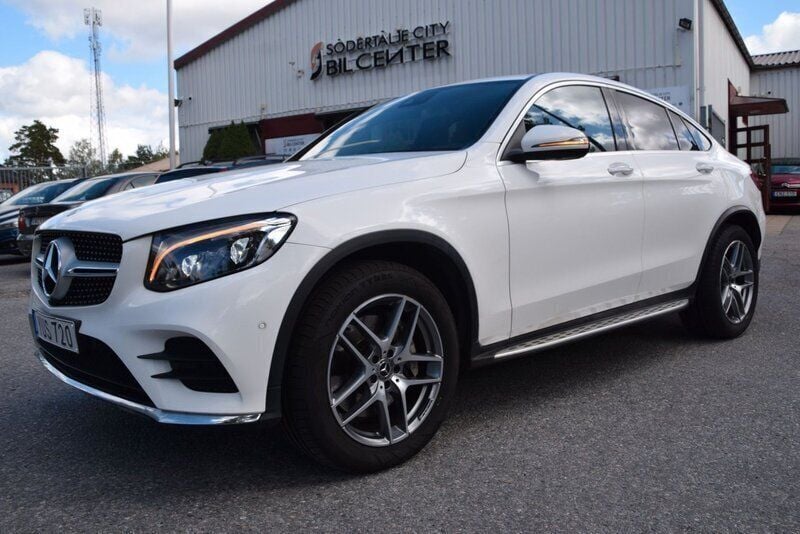 Vit Begagnad 2017 Mercedes GLC220 AMG SUV | 345 990 kr (Dyr) - Bild 1/4