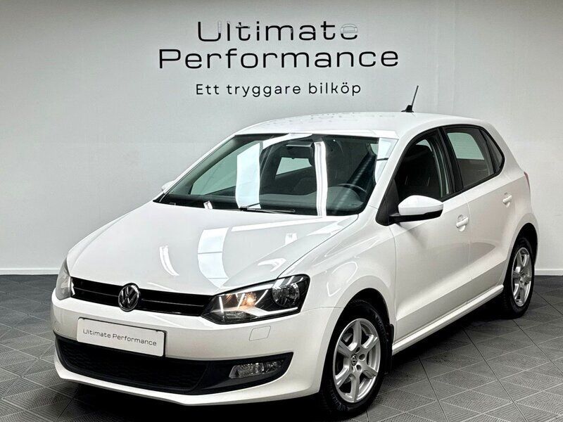 Vit Begagnad 2014 VW Polo Halvkombi | 69 000 kr (Marknadspris) - Bild 1/4