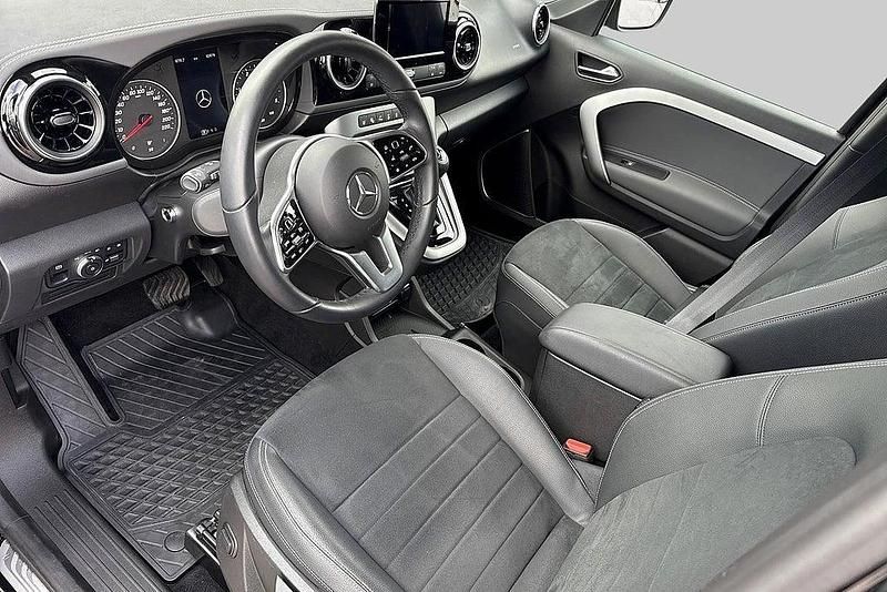 Begagnad Mercedes T180 116 HK (85 kW) 2024 Svart Minibuss