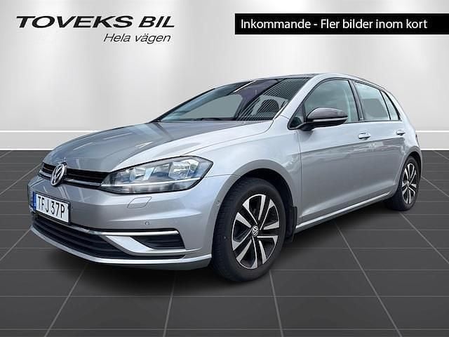 Silver (tungsten silver metallic) Begagnad 2019 VW Golf VII IQ Drive Sedan | 189 000 kr (Marknadspris) - Bild 1/4