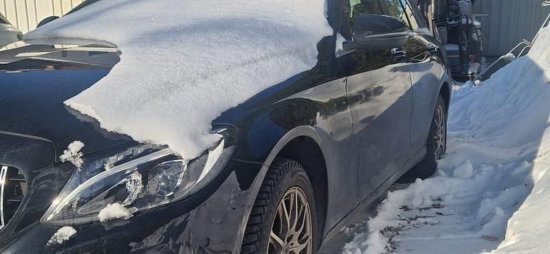 Begagnad Mercedes C220 170 HK (125 kW) 2018 Svart metallic