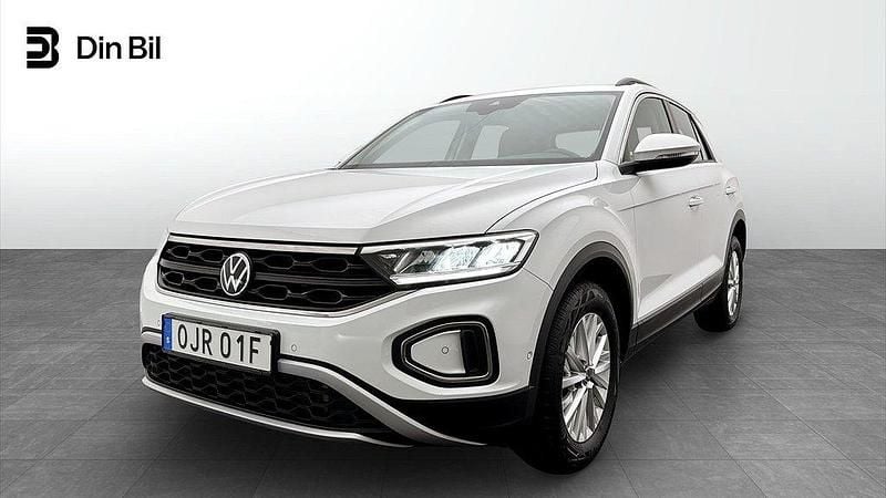 Vit Begagnad 2023 VW T-Roc Life SUV | 299 900 kr (Marknadspris) - Bild 1/4