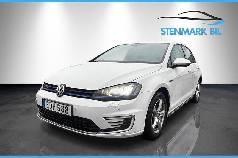 Vit Begagnad 2016 VW Golf VII GTE Halvkombi | 139 000 kr (Bra pris) - Bild 1/4