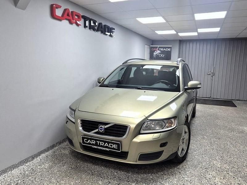 Grön Begagnad 2009 Volvo V50 Kinetic Kombi | 29 900 kr (Superpris) - Bild 1/4