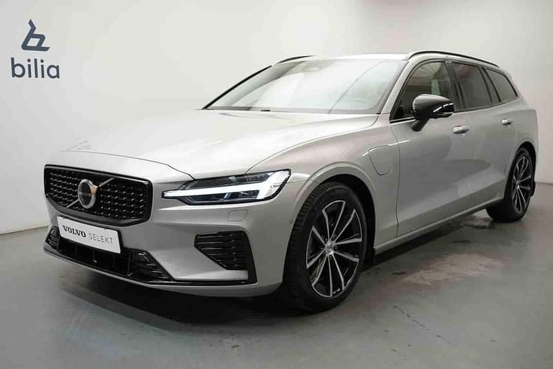 Silver Begagnad 2025 Volvo V60 Kombi | 489 900 kr (Lite dyr) - Bild 1/1