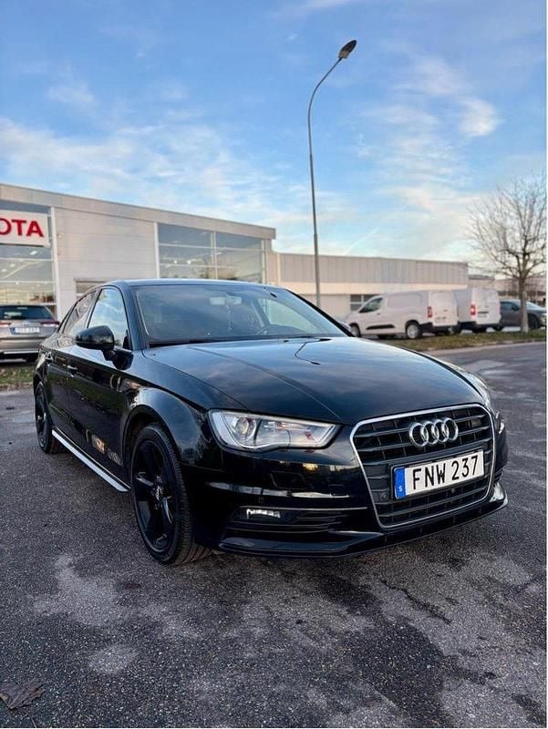 Svart Begagnad 2016 Audi A3 Ambition Sedan | 135 000 kr (Bra pris) - Bild 1/4