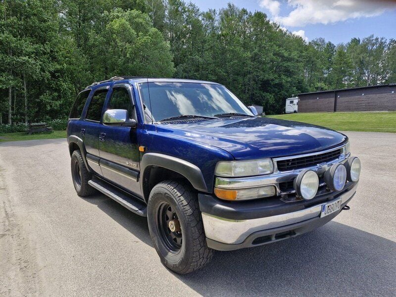 Blå Begagnad 2000 Chevrolet Tahoe LT SUV | 48 000 kr - Bild 1/4