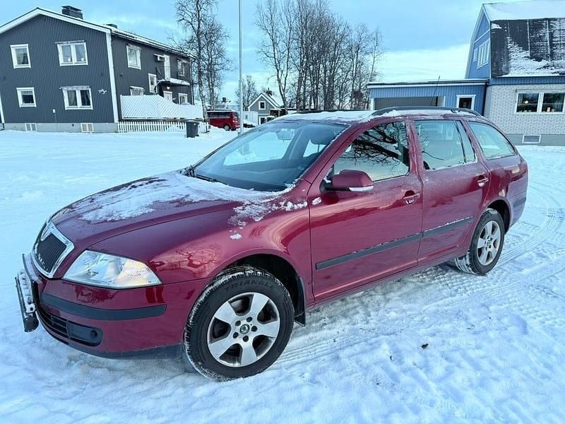 Begagnad 2006 Skoda Octavia Kombi | 49 500 kr (Dyr) - Bild 1/4