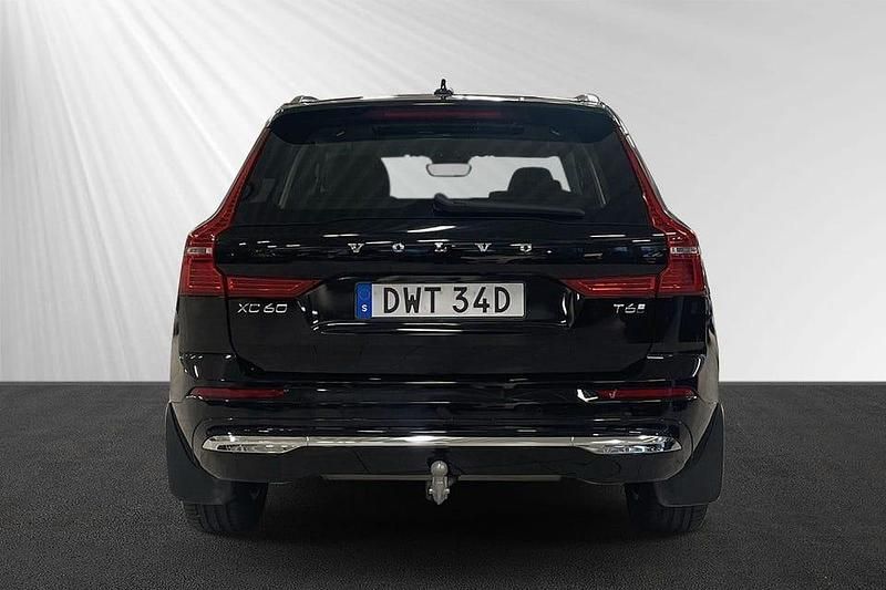 Begagnad Volvo XC60 Core 355 HK (261 kW) 2025 Svart SUV