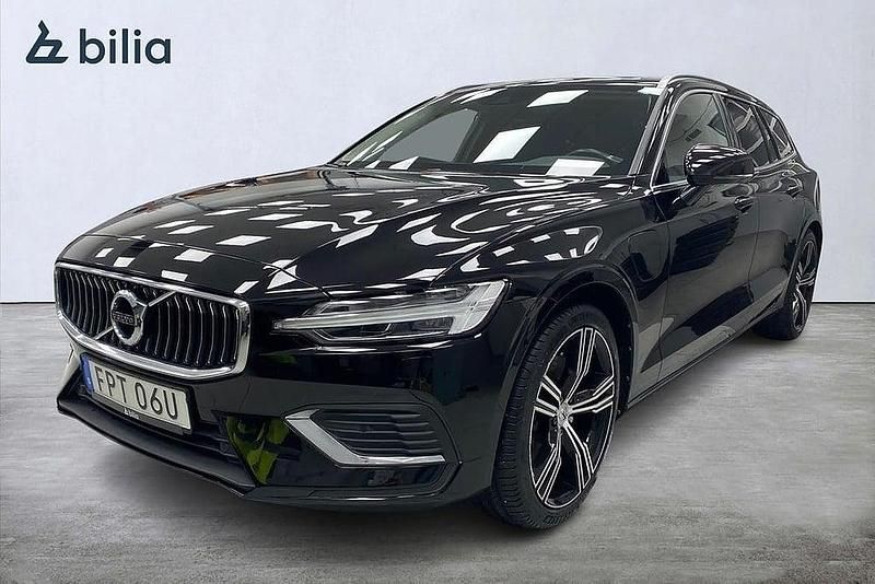 Svart Begagnad 2021 Volvo V60 Inscription Kombi | 319 900 kr (Marknadspris) - Bild 1/3