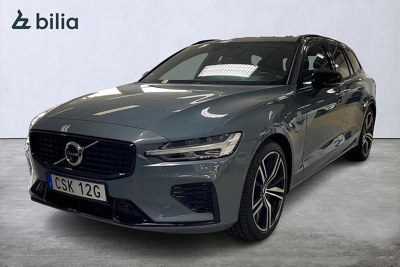 Grå Begagnad 2022 Volvo V60 R-Design Kombi | 469 500 kr (Marknadspris) - Bild 1/3