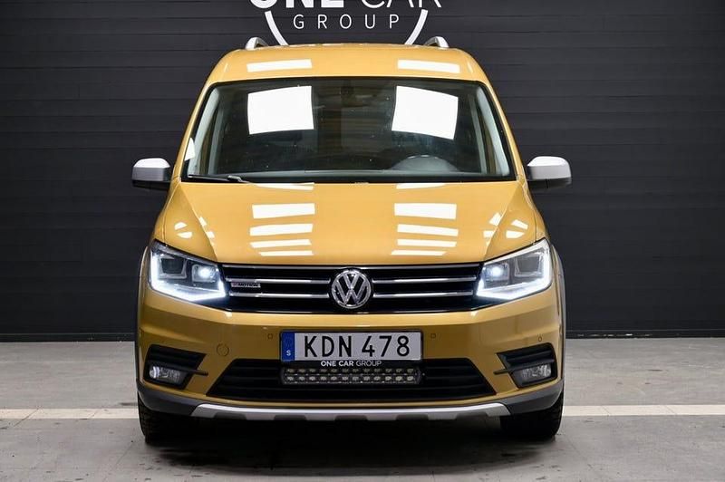 Begagnad VW Caddy 150 HK (110 kW) 2018 Gul Minibuss