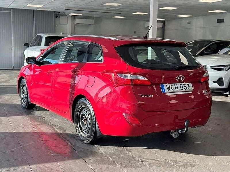 Begagnad Hyundai i30 112 HK (82 kW) 2014 Röd Kombi
