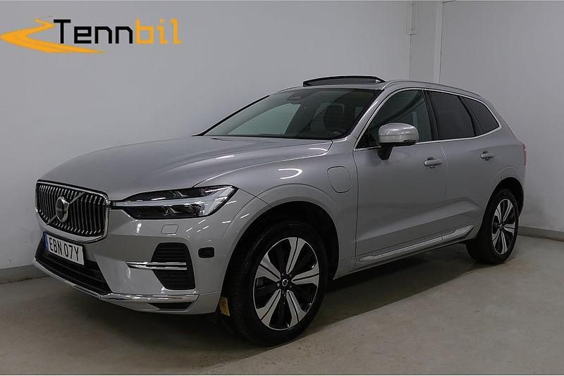 Silver Begagnad 2022 Volvo XC60 Plus SUV | 469 900 kr (Marknadspris) - Bild 1/4