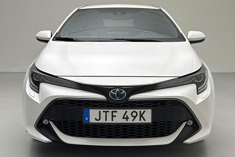 Begagnad Toyota Corolla Style 122 HK (89 kW) 2022 Vit Kombi