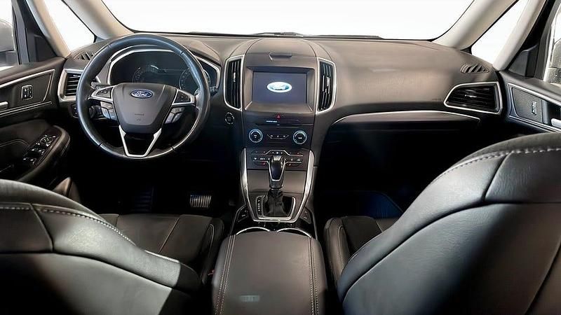 Begagnad Ford Galaxy Titanium 150 HK (110 kW) 2017 Grå Minibuss