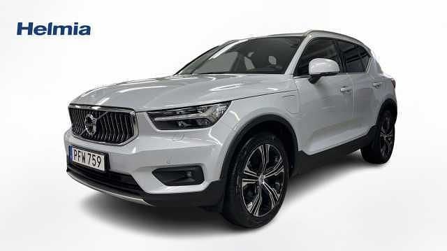 Silver Begagnad 2022 Volvo XC40 Inscription SUV | 394 900 kr (Marknadspris) - Bild 1/4