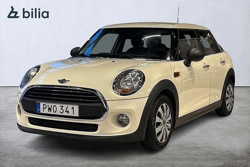 Vit (pepper vit) Begagnad 2015 Mini ONE Pepper Halvkombi | 99 900 kr (Marknadspris) - Bild 1/4