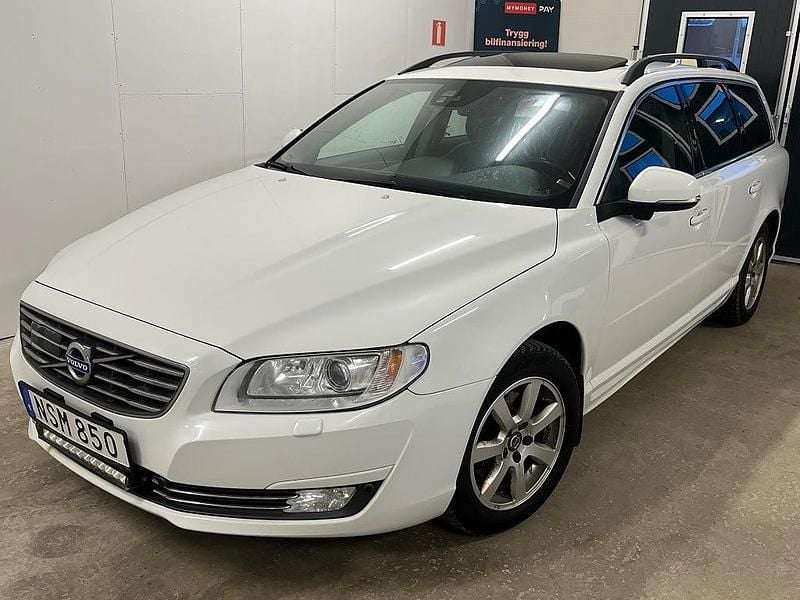 Vit Begagnad 2015 Volvo V70 Momentum Kombi | 99 900 kr (Bra pris) - Bild 1/4