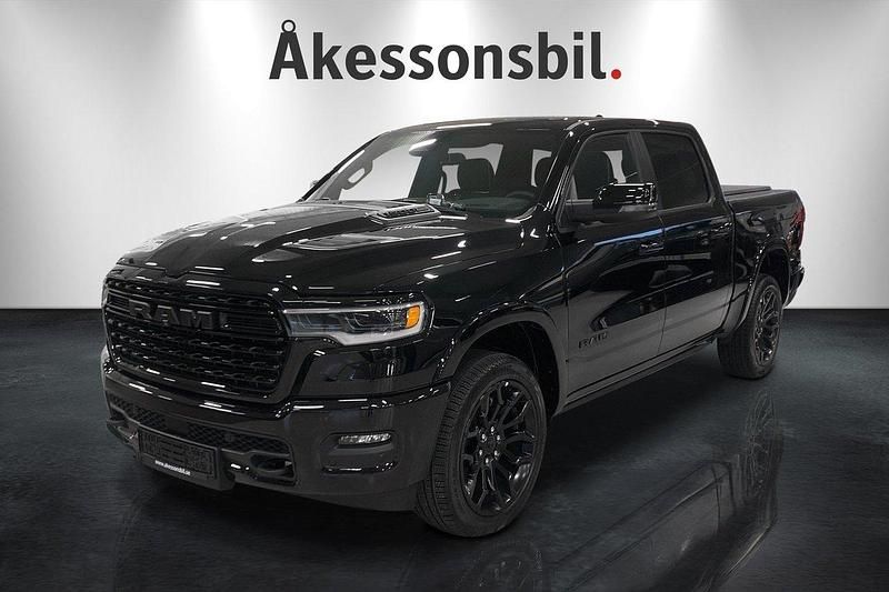 Svart Ny 2025 RAM 1500 Pickup | 1 336 250 kr (Marknadspris) - Bild 1/4