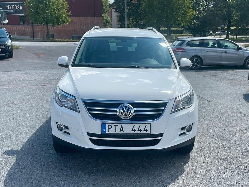 Begagnad VW Tiguan Sportline 200 HK (147 kW) 2008 Vit SUV