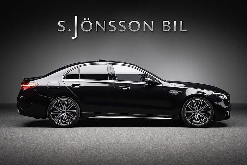 Obsidiansvart metallic Begagnad 2024 Mercedes C63 AMG AMG Sedan | 919 000 kr - Bild 1/4