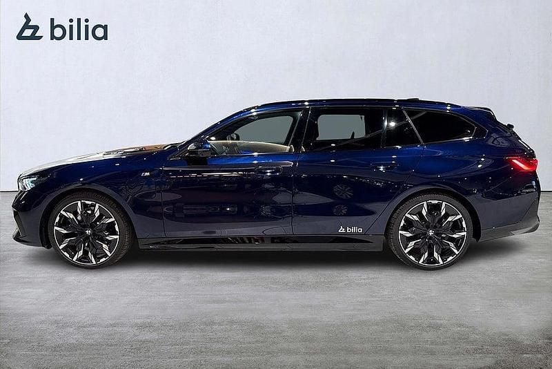 Begagnad BMW 530e Comfort Edition 300 HK (220 kW) 2025 Blå Kombi