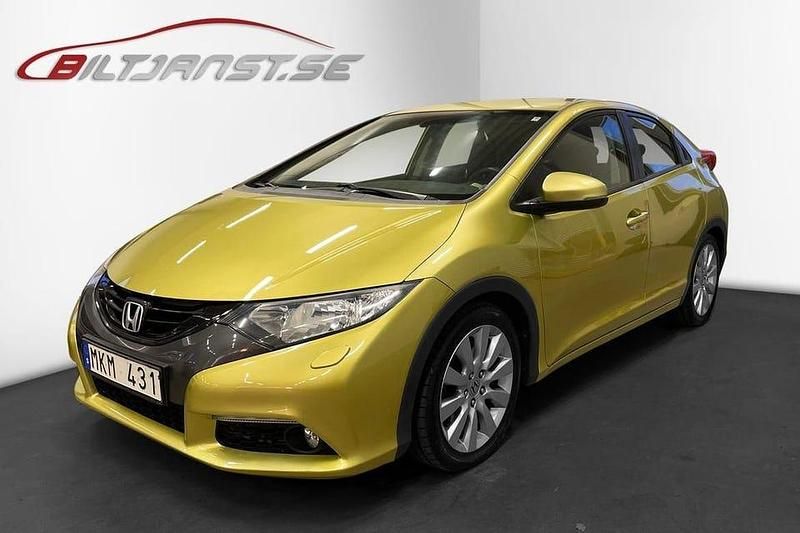 Gul Begagnad 2013 Honda Civic Sport Halvkombi | 79 900 kr (Marknadspris) - Bild 1/4